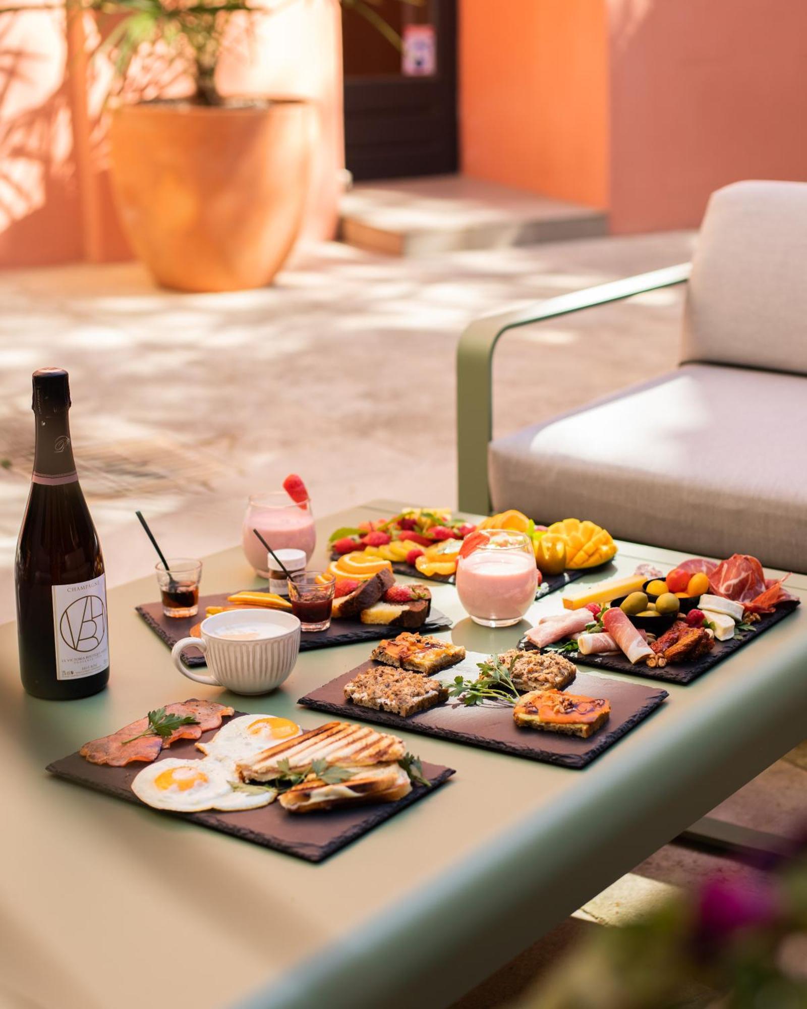 Le Victoria Boutique Hotel Saint-Paul-Trois-Châteaux Zewnętrze zdjęcie